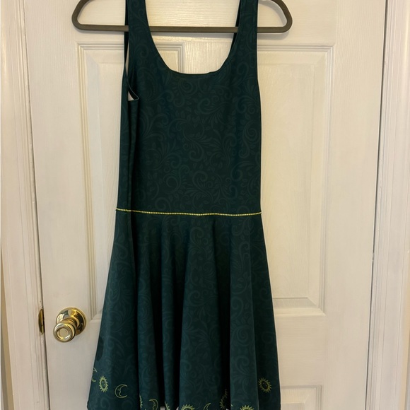 Sanderson Sister Running Skater dress New size L - Picture 3 of 4